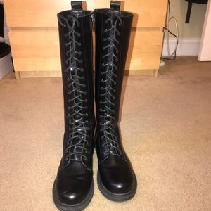 🌸Black knee high lace up boots🌸